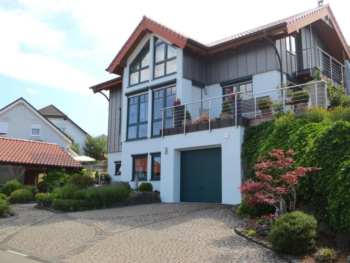 Holiday Flat With Idyllic Garden In เดาน์ ภายนอก รูปภาพ